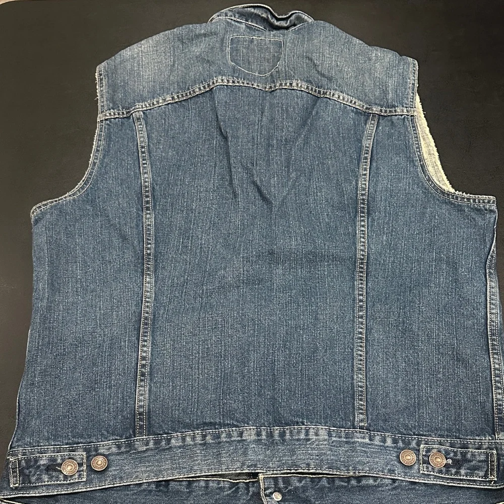 Levi's Classic Vintage Distressed Blue Denim Vest - Picture 6 of 8